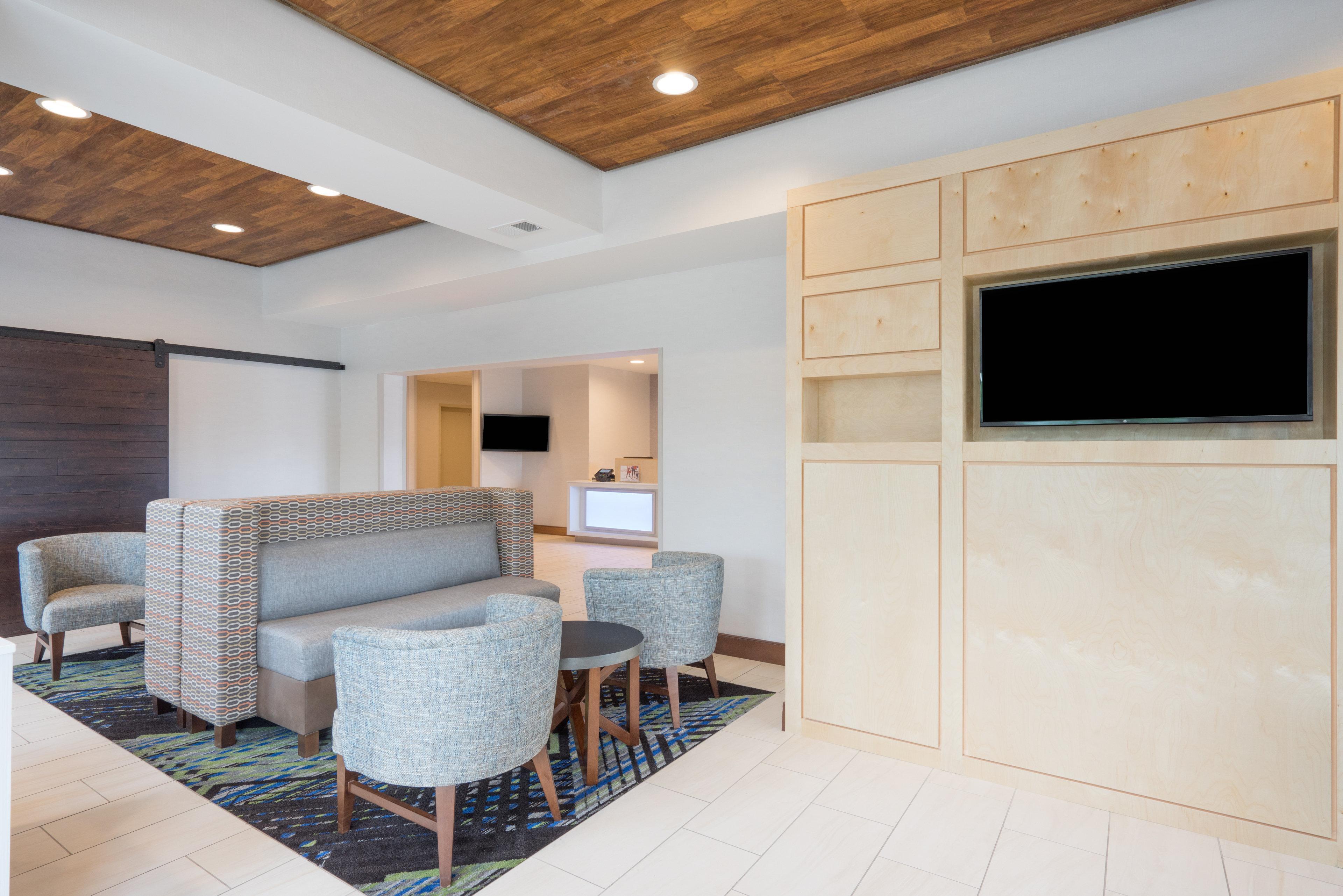 Holiday Inn Express Hotel & Suites Frankfort By Ihg Exterior foto