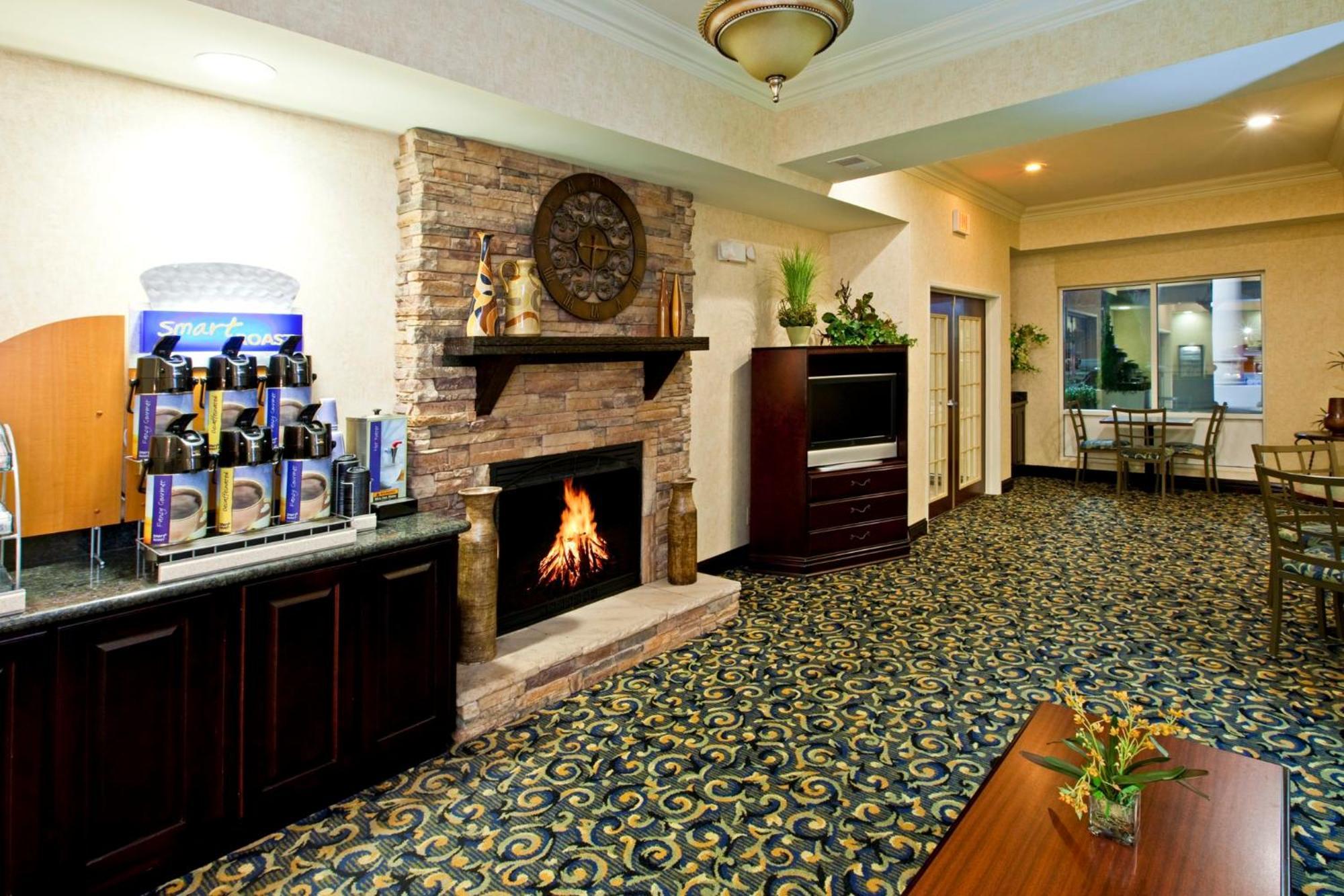Holiday Inn Express Hotel & Suites Frankfort By Ihg Exterior foto