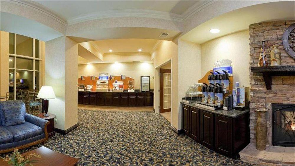 Holiday Inn Express Hotel & Suites Frankfort By Ihg Exterior foto